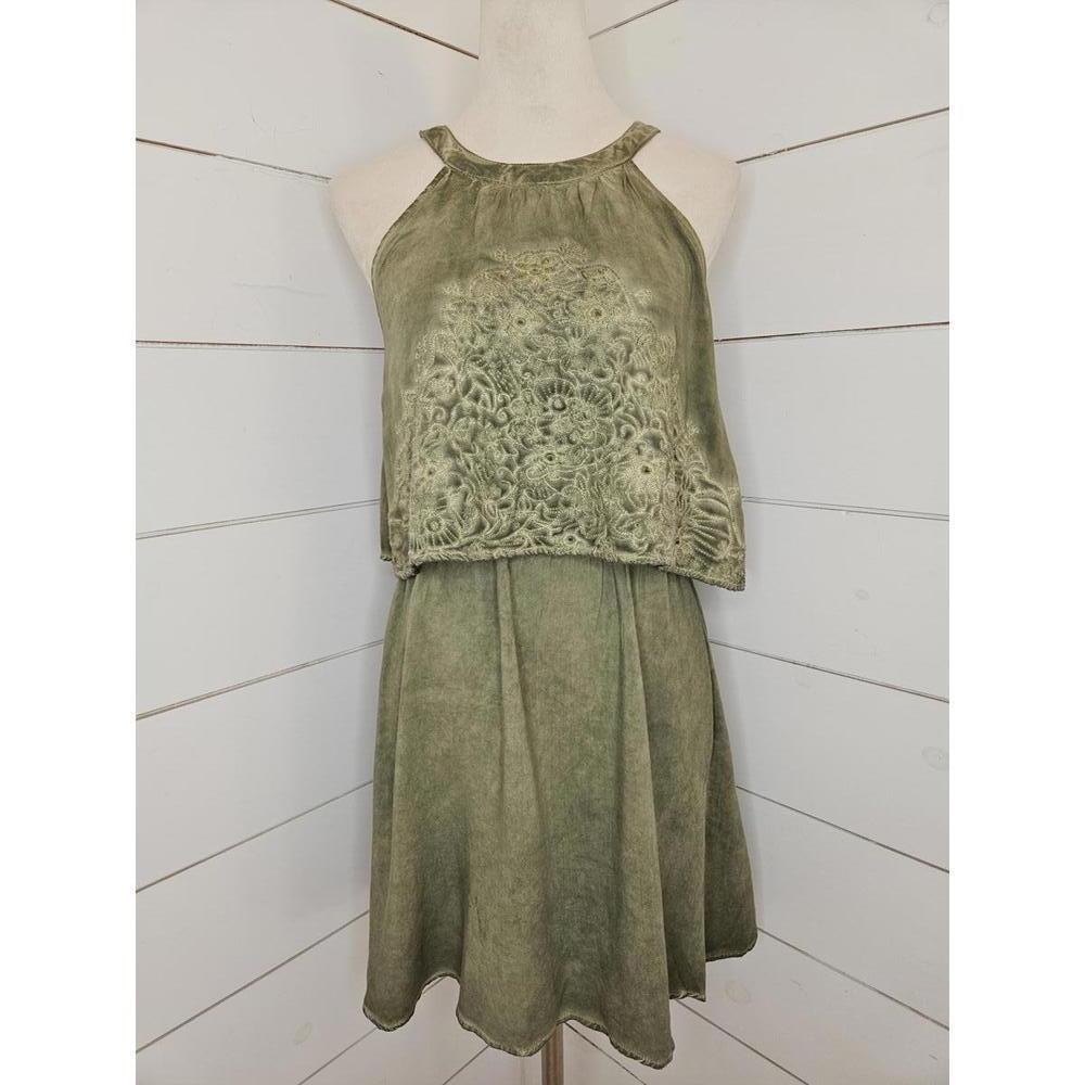 Andree` by Unit medium green embroidered layered mini dress